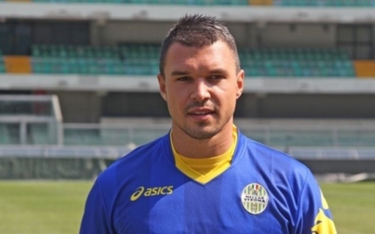 Божинов титуляр при нов успех за Верона