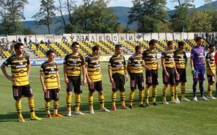 Половината футболисти  на Миньор отказаха да се качат на лагер
