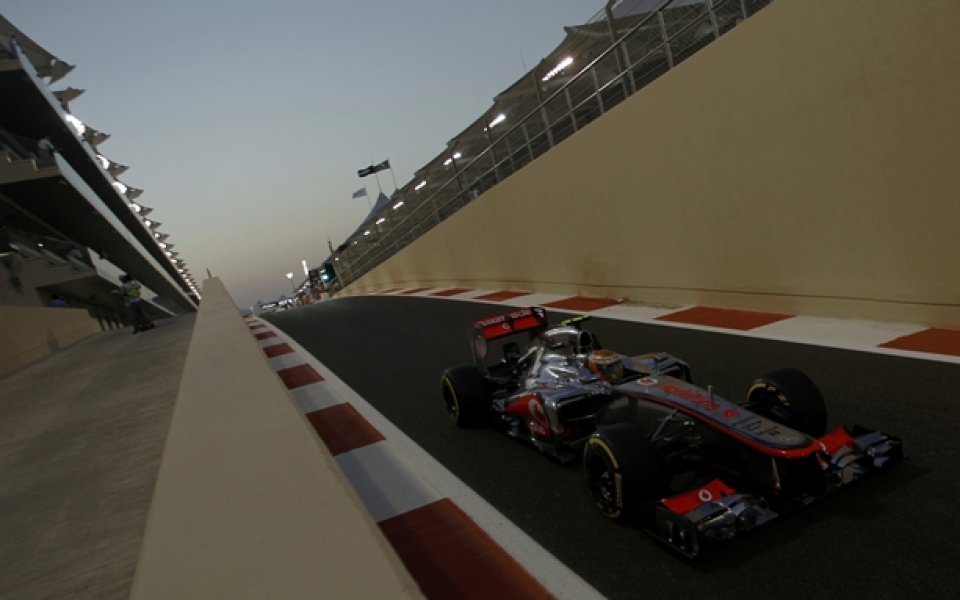 Хамилтън с най-бърза обиколка в последната тренировъчна сесия