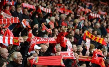Студен душ за феновете на Ливърпул...буквално!