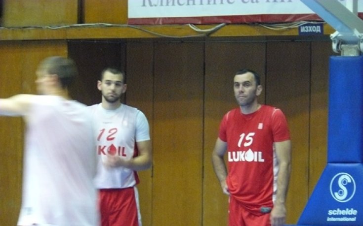 СНИМКИ: Концентрация и самочувствие в лагера на Лукойл преди първия евромач в София