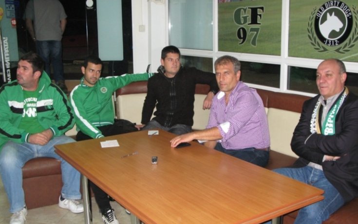 Феновете на Нефтохимик замислят морски десант в Каварна