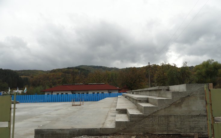 СНИМКИ: В Трявна започнаха строеж на нов стадион за 3 000 зрители и помощни терени