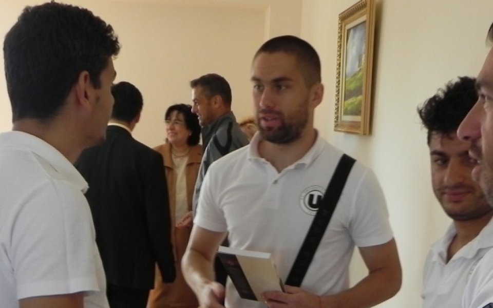 Пламен Крумов с цял мач за Университатя