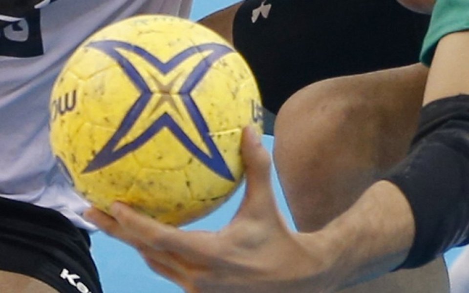 Резултати от хандбалното първенство при мъжете и жените