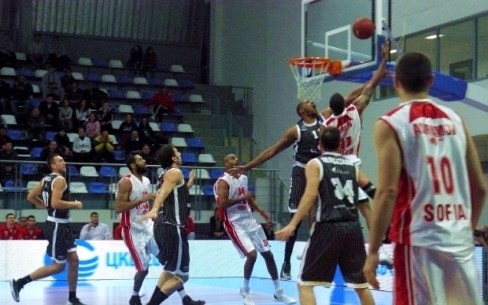 ЛукОйл трети в групата за Еврокъп, Донецк и Калоян Иванов с победа