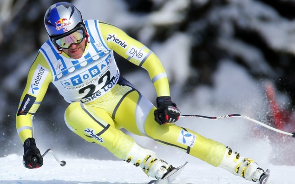 Аксел Лунд Свиндал триумфира в първото спускане за сезона