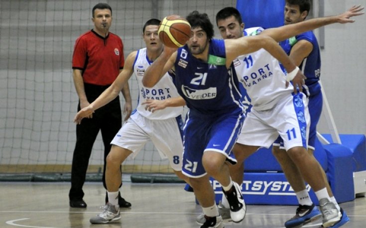 Левски смачка Черно море като домакин