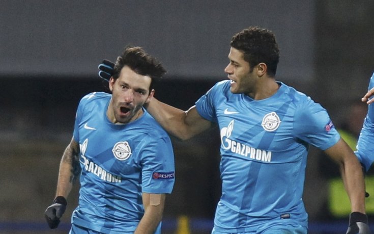 А Bola: Челси взима Хълк през зимата