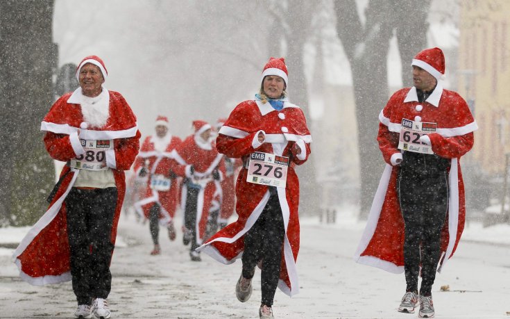 СНИМКИ: Стотици белобради старци се включиха в състезание