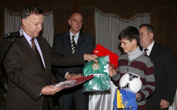 Асоциацията на българските футболисти раздаде награди за храброст