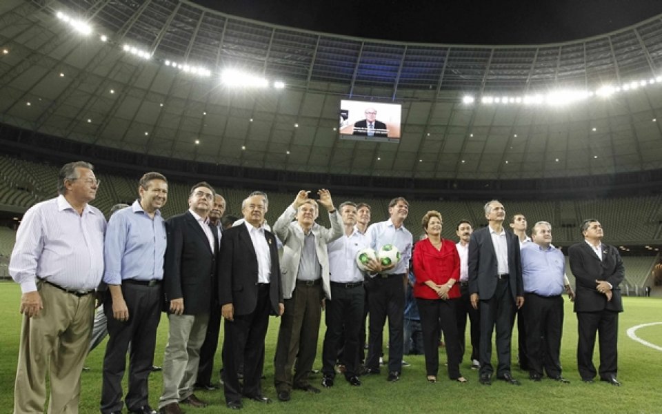 Дилма Русеф откри първия готов стадион за Мондиал 2014