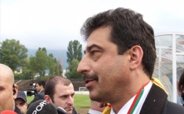Собственикът на Ботев Пд: Боби Михайлов да си ходи