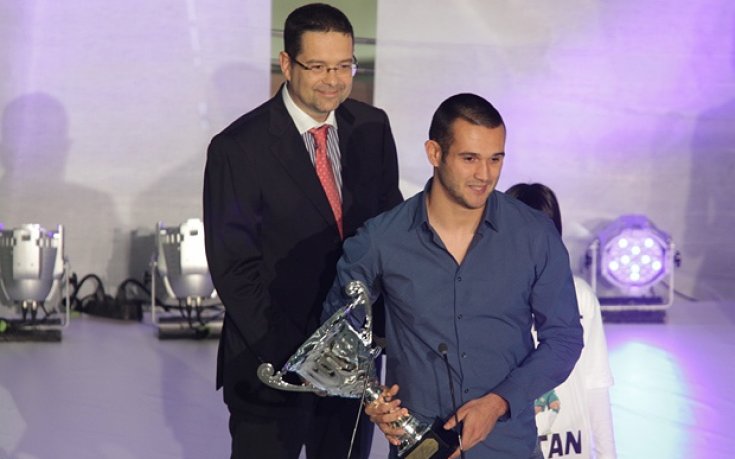 Локо София се разделя с Емил Михайлов, отказва се от Стефано Кунчев