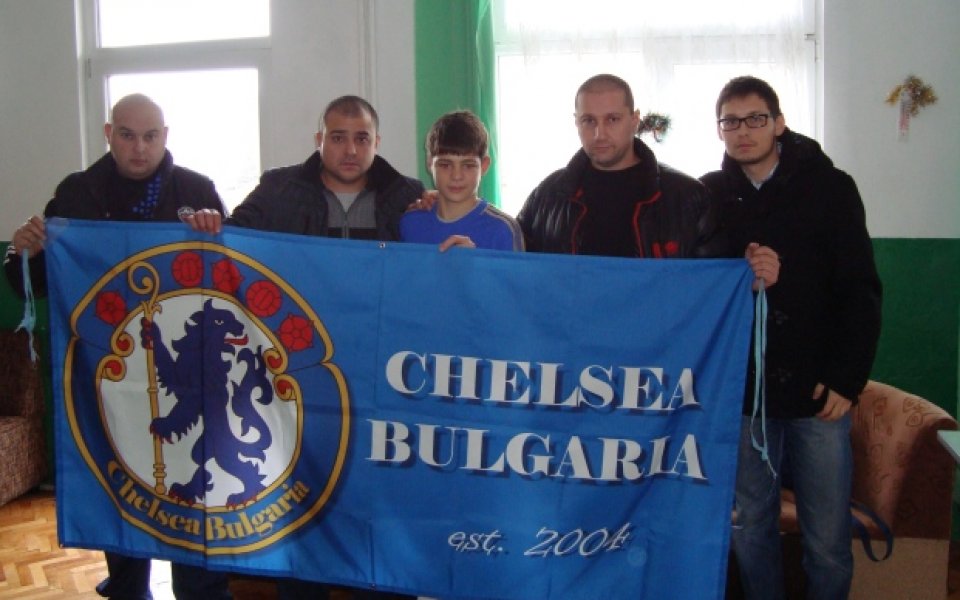 СНИМКИ: Фенклубът на Челси в България се срещна с героя Марио