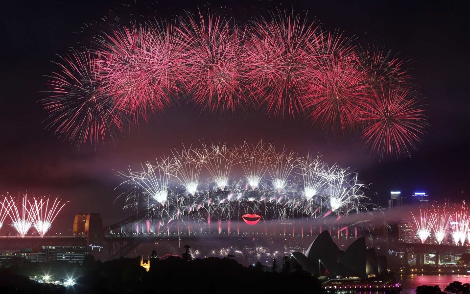 Честита 2013-а година от екипа на Гонг!