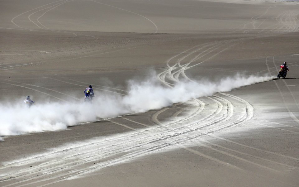 Българските представители продължават участието си на Рали Дакар