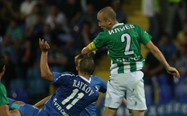 Левски чака чужденец, раздели се с Башлиев и Райков