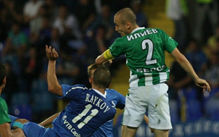 Левски чака чужденец, раздели се с Башлиев и Райков