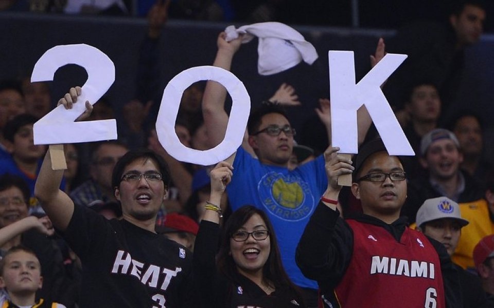 ВИДЕО: ЛеБрон написа нова страница в историята - 20 хиляди точки