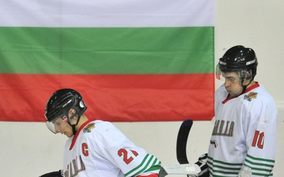 Китай ни приземи на световното по хокей, вземаме среброто