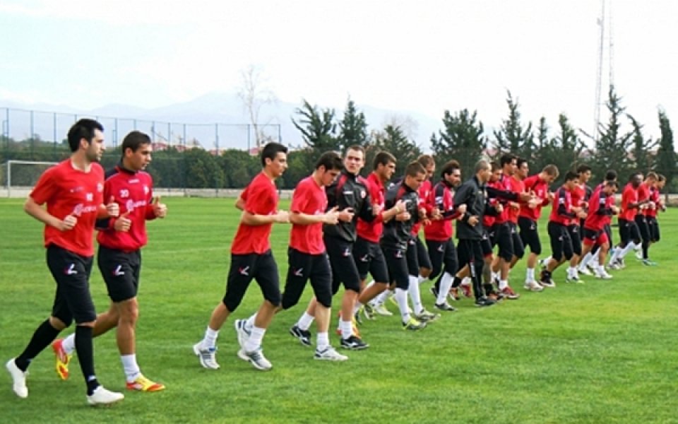 Йешич отново ще изпробва два състава, този път срещу Симург