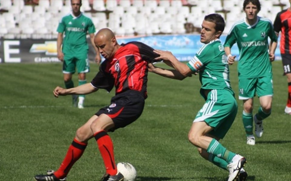 Двама от Локо Сф подсилват лидери във „В“ група