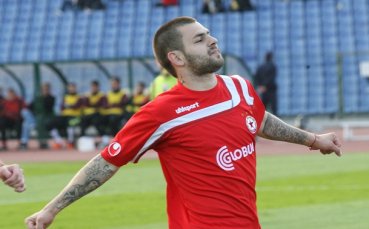 ЦСКА: Договорите на Делев и Варела са за година и половина