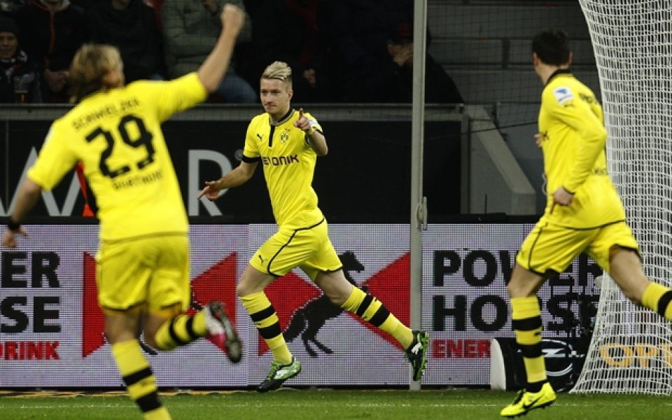 ВИДЕО: Борусия сдъвка „аспирините“ за второто място в Германия