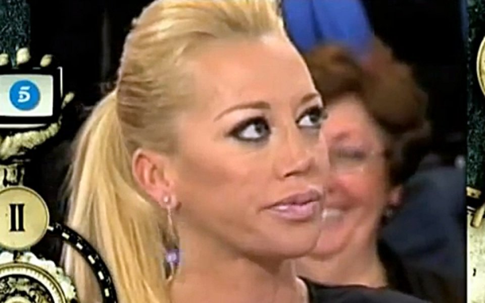 Уау: Гонсало Игуаин падна в ръцете на 14 години по-стара кака