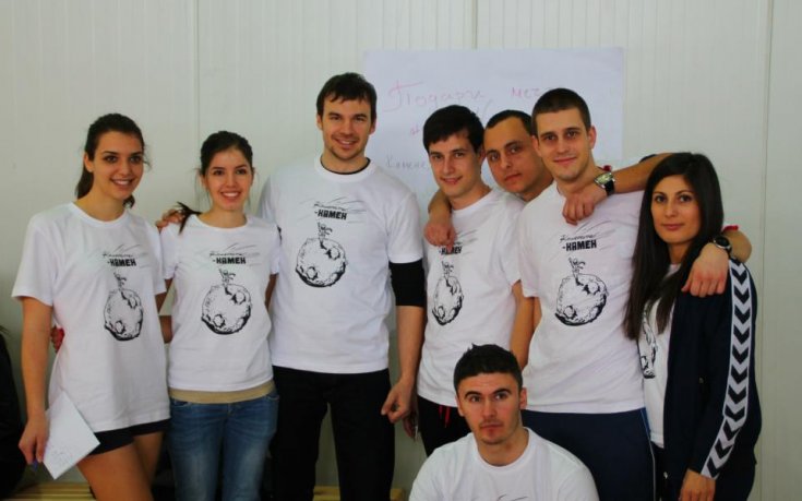 Баскетболисти, съдии, журналисти и студенти спортуваха в подкрепа на Камен