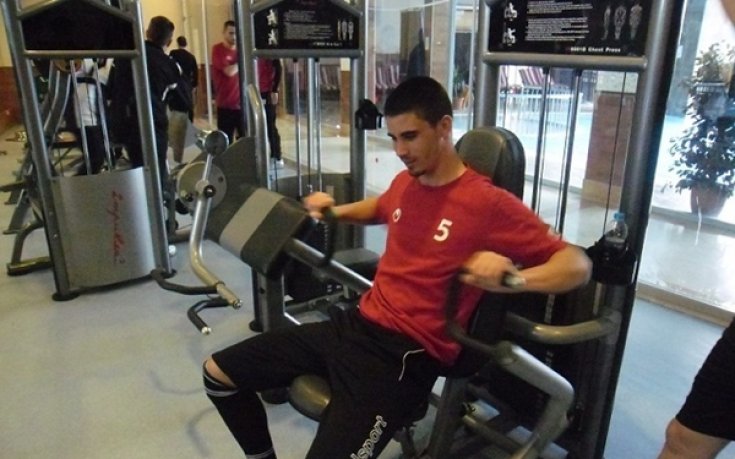 СНИМКИ: Проливен дъжд измести сутрешната тренировка на Локо Пд във фитнеса