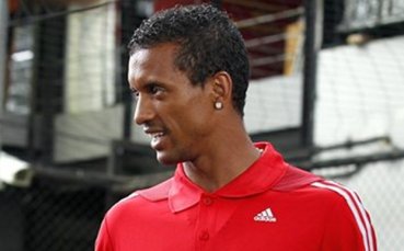 Нани катастрофира с бентлито си