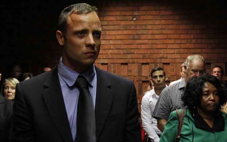 Писториус преследвал приятелката си и я застрелял, според прокуратурата