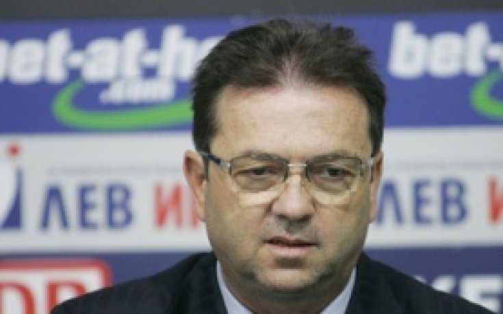 Шишманов научи от Гонг за отнетия му лиценз, изненадан чака Общото събрание в събота