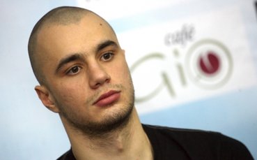 Чамов в битка за златото
