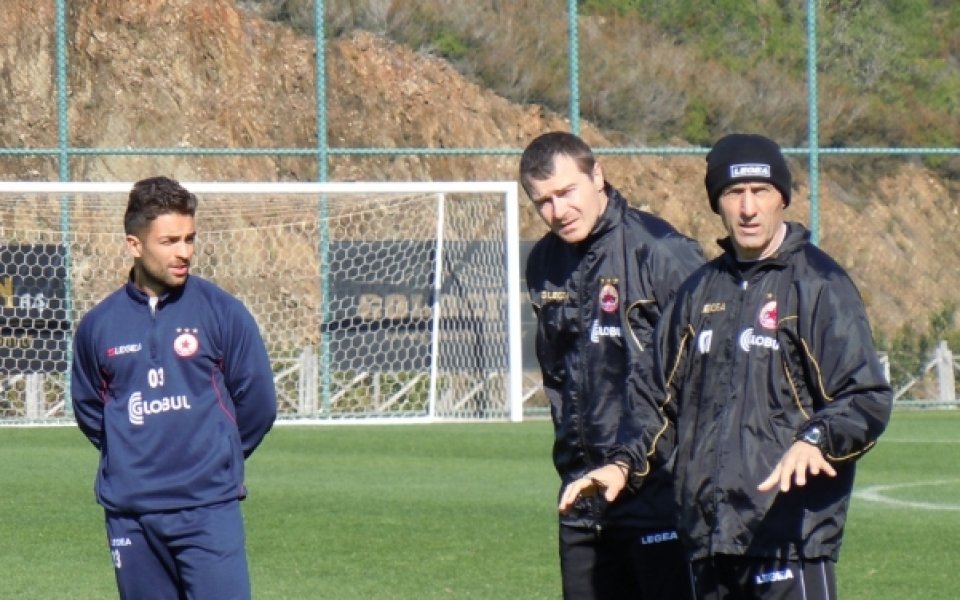 Гръцки треньор ще се учи от Йешич