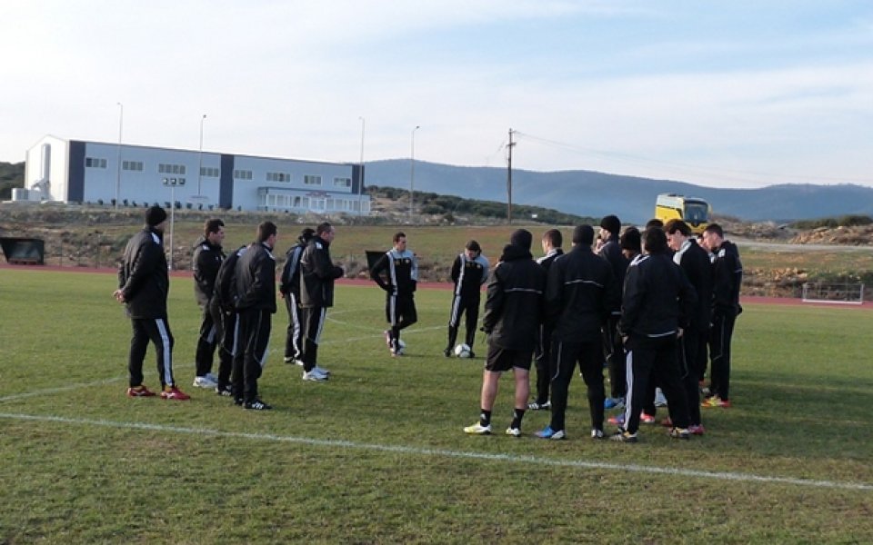 Мъри взима група от 20 футболисти в София