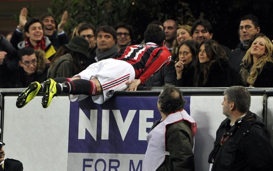 ВИДЕО: Милан засипа Лацио с огън и жупел, съдия предреши дербито