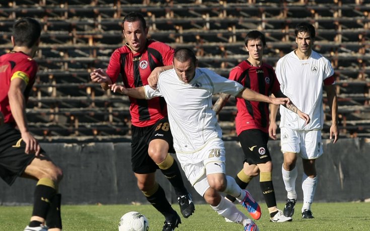 Локо Сф без Борносузов за дербито на „дънните риби“ край река Искър