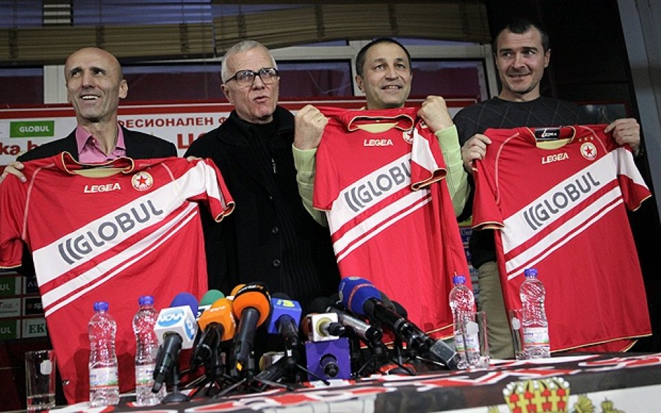 ЦСКА се раздели с двама треньори