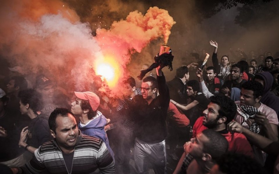 СНИМКИ: Запалиха Египетската футболна федерация, потвърдиха смъртните присъди
