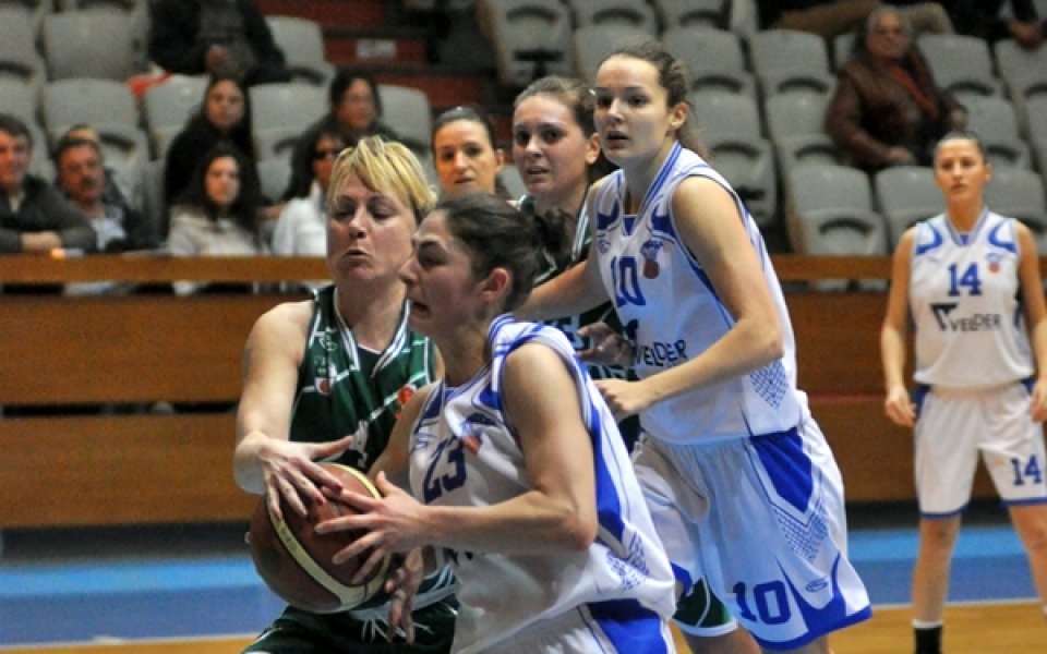 Жените на Левски с важна победа