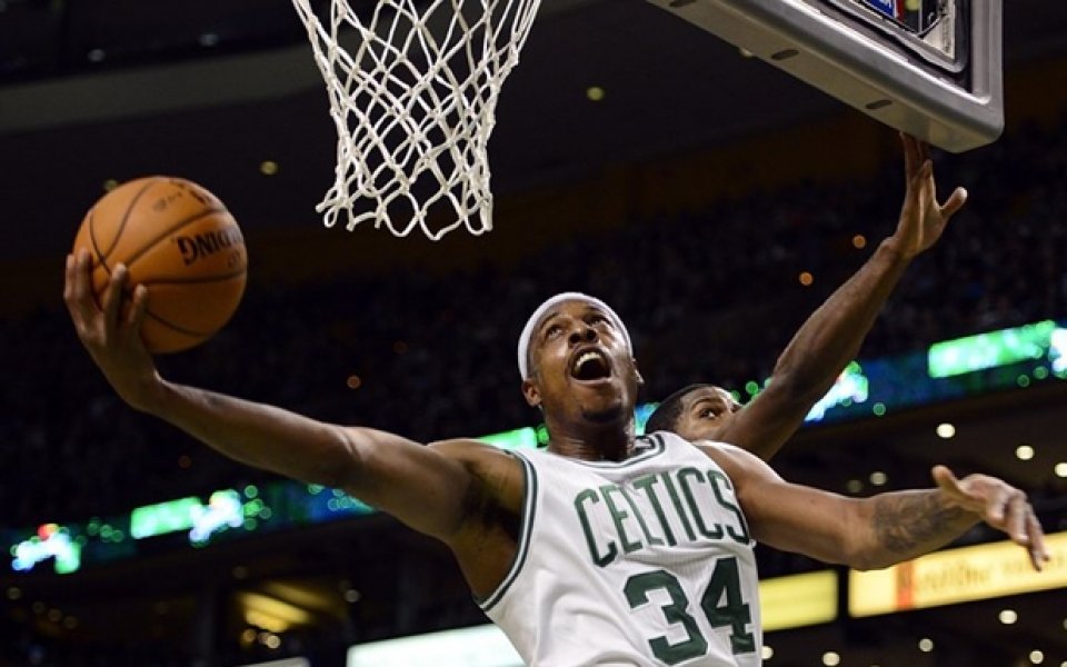 Бостън спечели 11-и пореден мач у дома