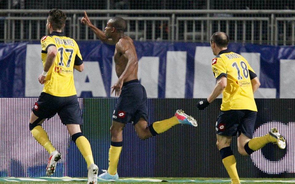 Лион загуби второто място у дома, наказан от опашкаря Сошо