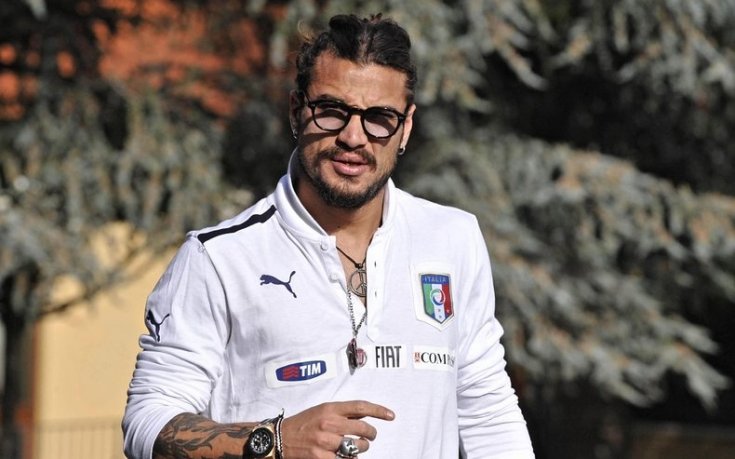 Рома слага Освалдо на тезгяха