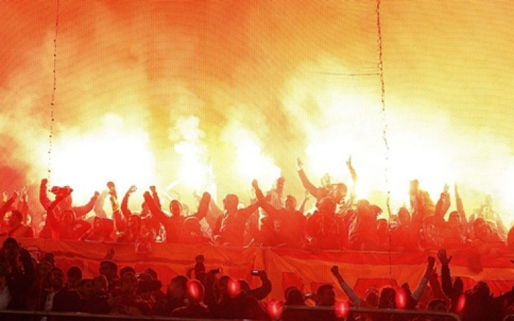 Реал може да отнесе глоба заради факлите на Галатасарай