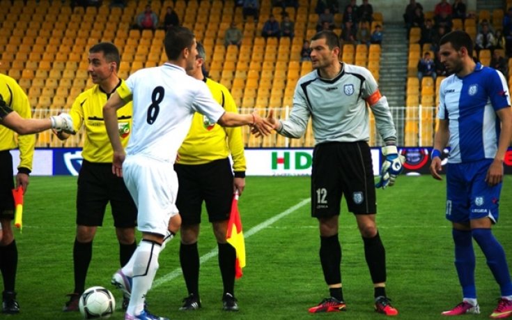 СНИМКИ: Черноморец с първа победа за 2013, би трудно Монтана