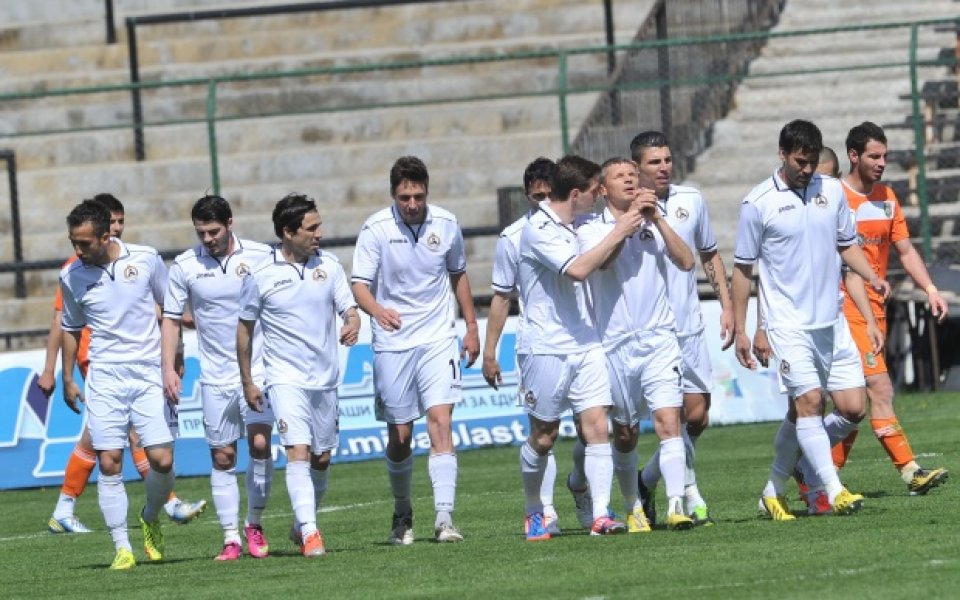 Славия разкости Миньор за пет минути