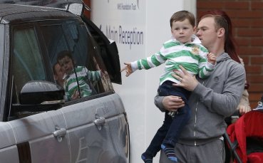 СНИМКИ: Татко Уейн и батко Кай посетиха мама и Клей